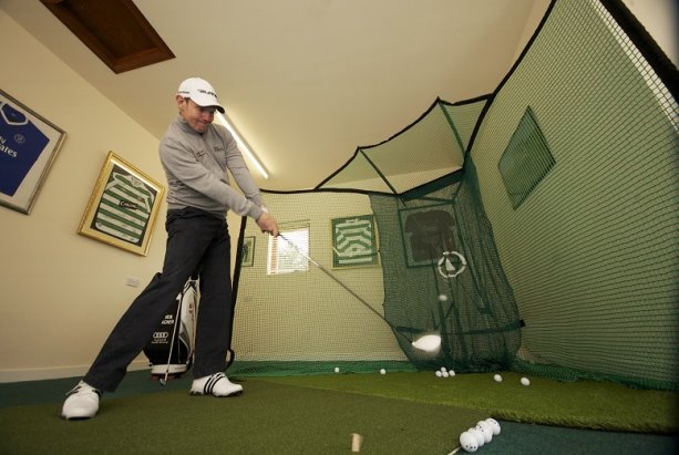 European Tour player Stephen Gallacher finds his Huxley Rotanet invaluable for regular practice at home. Copyright Huxley Golf.LOW RES