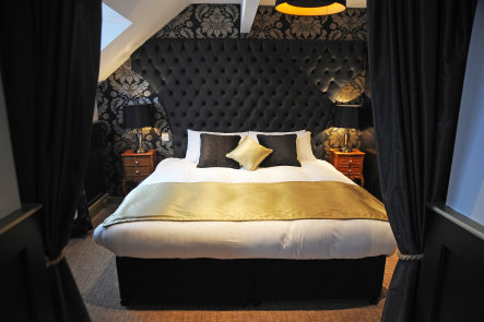 Henley Hotel bedroom2 warwickshire