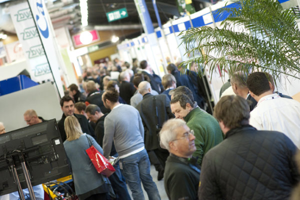 BTME 2012_EXHIBITION_BUSY#8FC63C