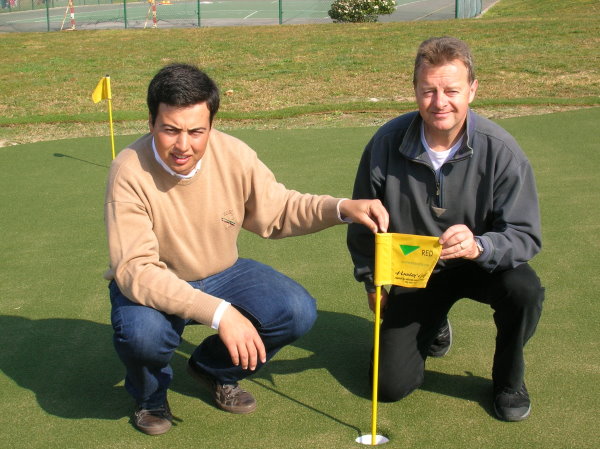 Miguel Bastos, RED Management Assistant (left), with Richard White (right), Huxley Golf Installation Manager