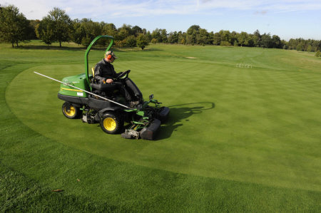 Greens mowing – clipping removal