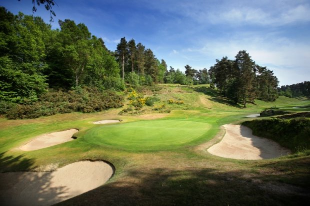 The 6th green at Hindhead Golf Club, member of the Southern Counties Heathland Golf Tour