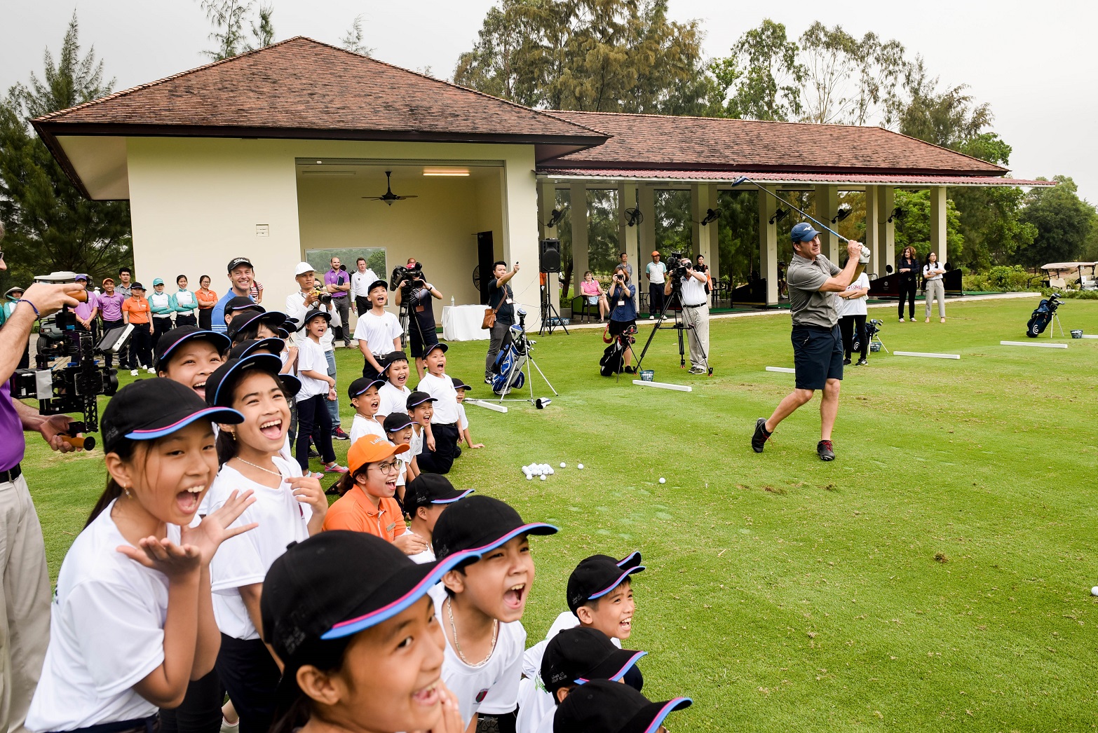 Vietnamese school children were wowed during a clinic conducted by Sir Nick Faldo at the 11th Faldo Series Asia Grand Final.