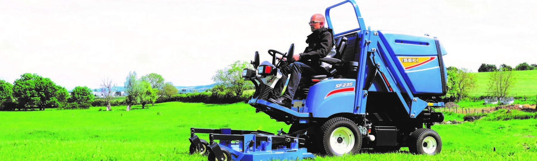 Iseki New Model SF325 cut and collect out front mower
