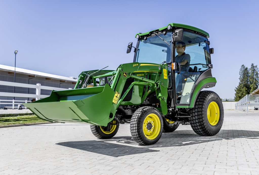 Golf Business News John Deere Unveils New Compact Tractor Range 3339