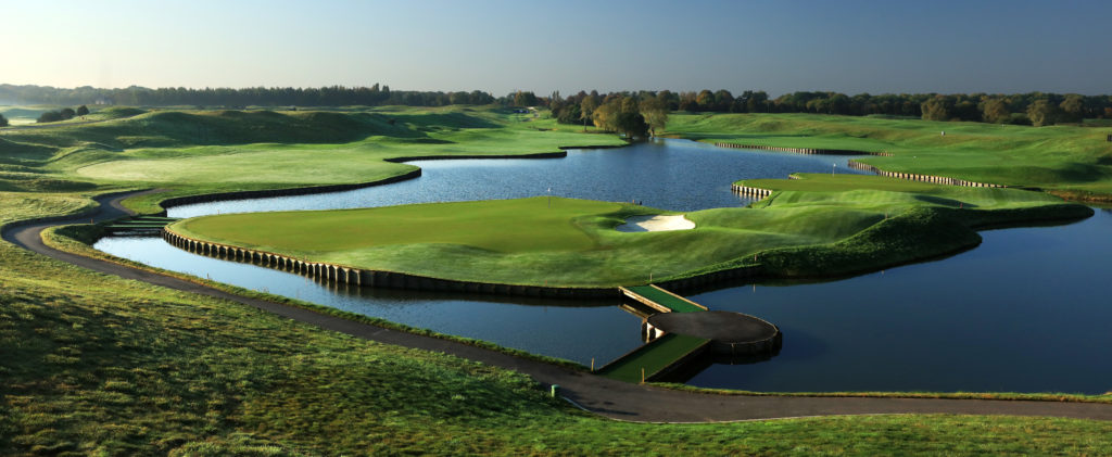 Golf National  The Golf of the French Golf Federation and the golf course  of the French Open!