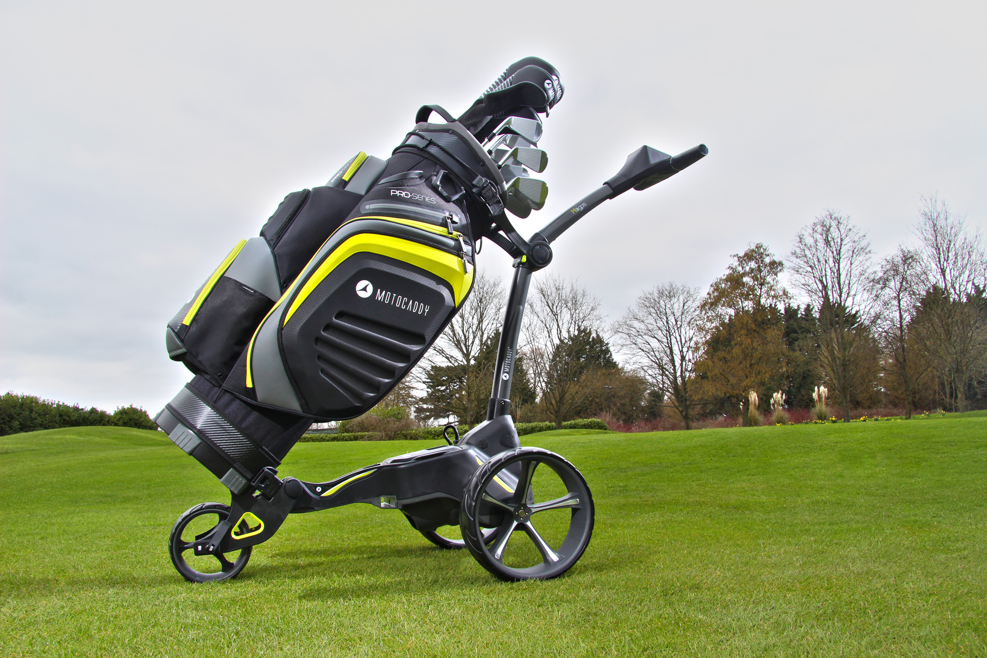 Golf Business News - Motocaddy launches biggest ever bag range