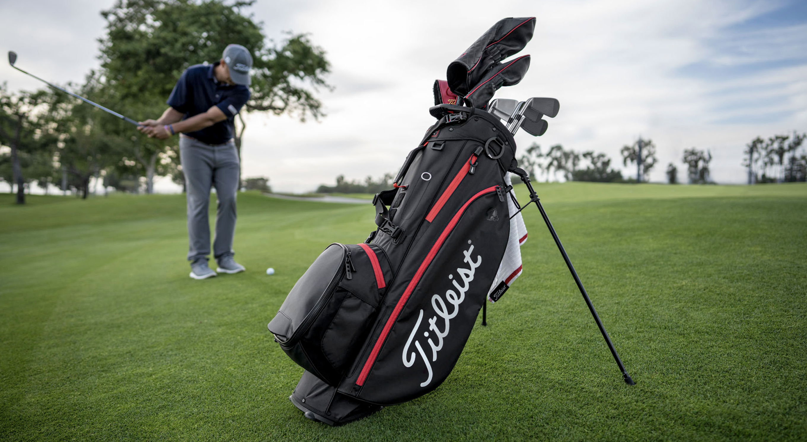 Golf Business News - Titleist introduces new Stand & Hybrid bag range