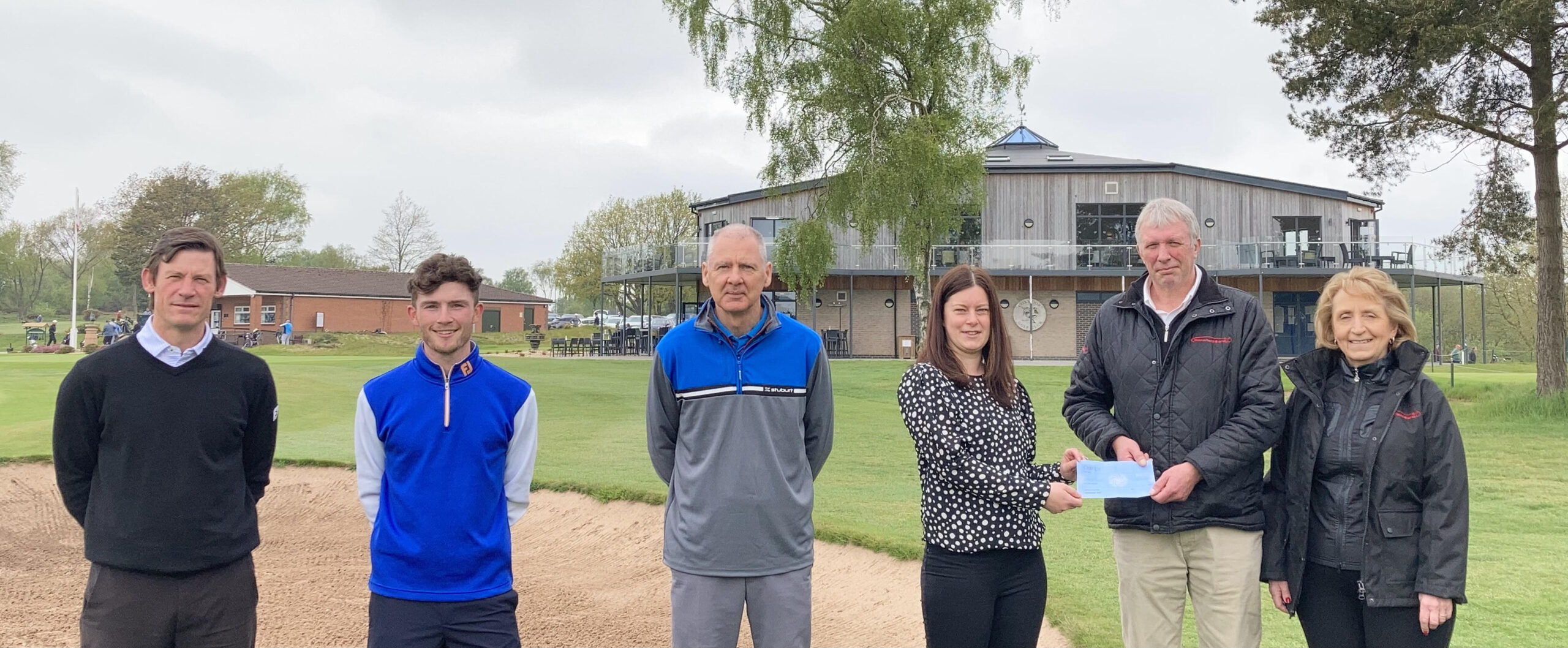Mansfield-Sand-present-cheque-to-GolfHealth-project-2