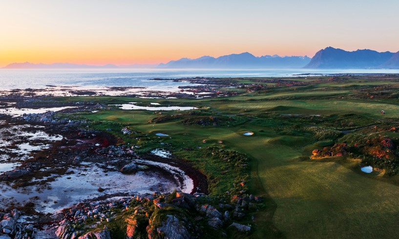 Lofoten Links wide angle view by Jacob Sjoman